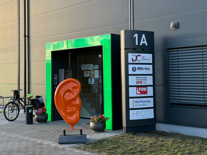 Außenansicht der HörPartner Filiale in Erkner